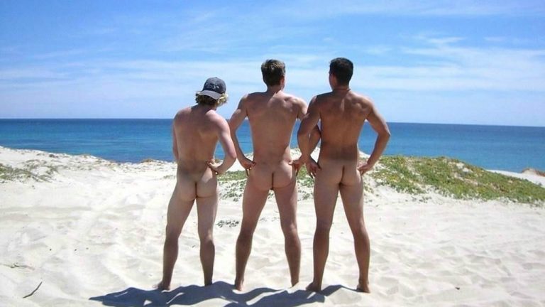 Rearview Three Naked Guys At The Beach Gallery Of Men