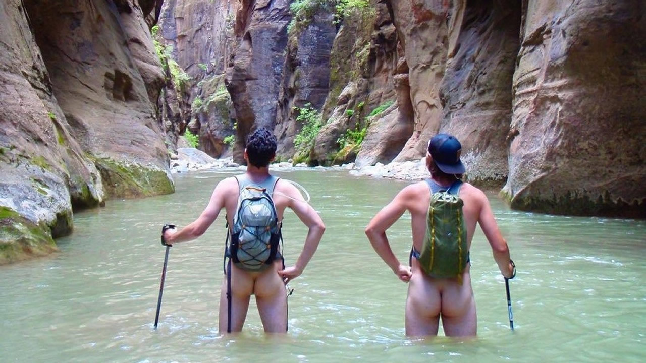 Two Guys Naked Hiking the Narrows in Zion National Park – Gallery of Men