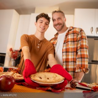 Warm Apple Pie - Mateo Tomas & Sam Ledger