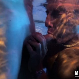 Underwater 4some - Mika Ayden, Craig Kennedy, Tom Barber & Jean Dillier