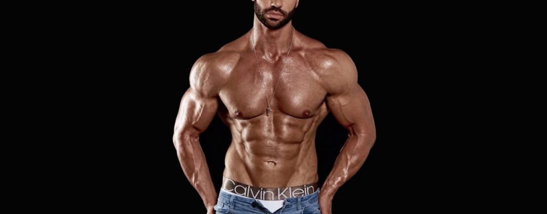 Muscular Stud Shirtless in Jeans