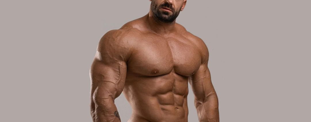 Muscular Stud Shirtless in Jeans