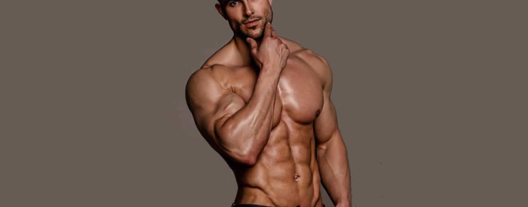 Fit Young Stud Shirtless in Jeans