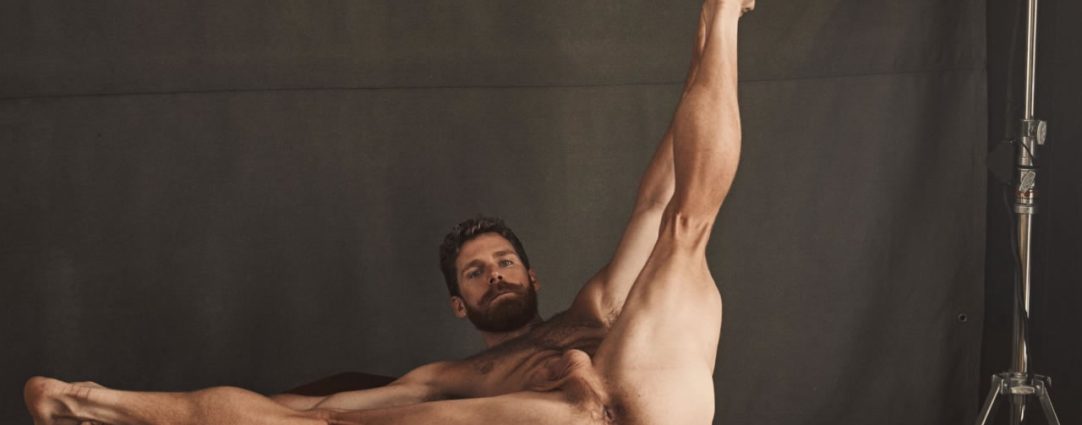 Athletic Hunk Showing His Hole